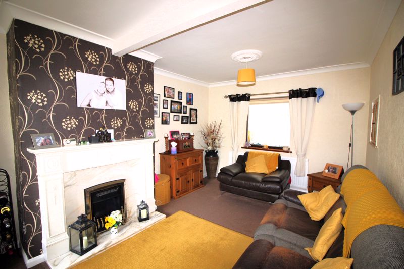3 bed house for sale in Seventh Avenue, Clipstone Village, NG21 3