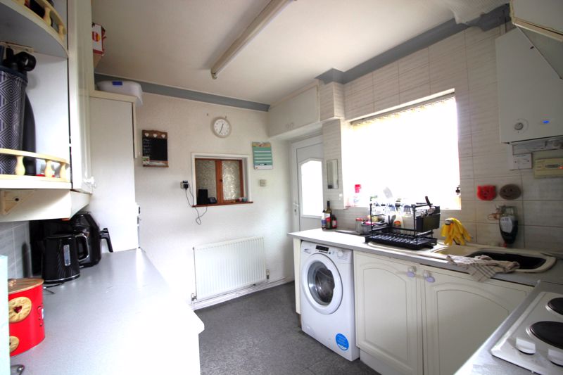 3 bed house for sale in Seventh Avenue, Clipstone Village, NG21 4