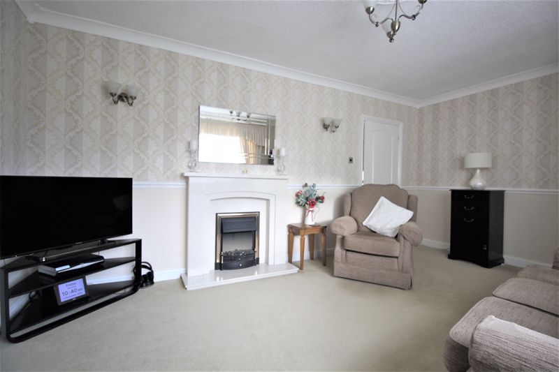 3 bed house for sale in Mount Crescent, Warsop, NG20  - Property Image 4