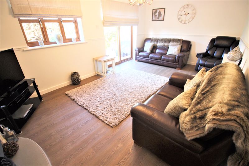 3 bed bungalow for sale in Elm Tree Rise, Kneesall, NG22  - Property Image 3