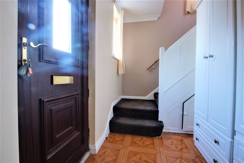 3 bed house for sale in Hazel Road, New Ollerton, NG22  - Property Image 2