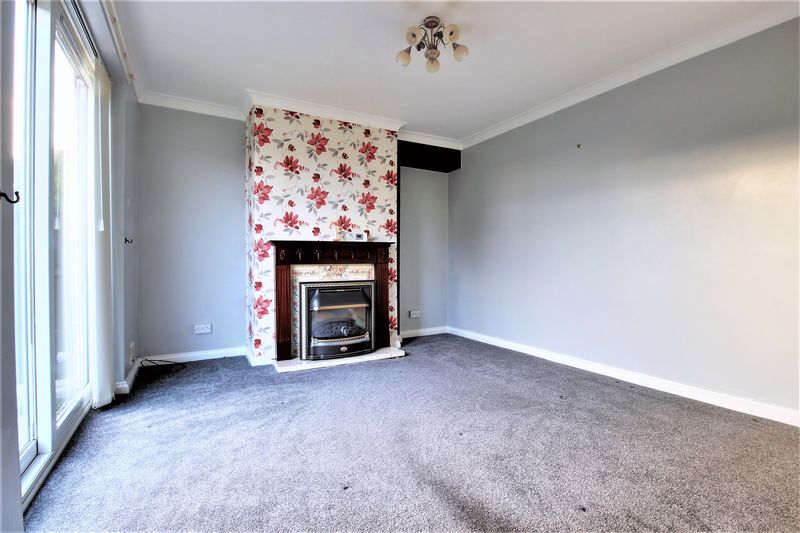 3 bed house for sale in Hazel Road, New Ollerton, NG22  - Property Image 4
