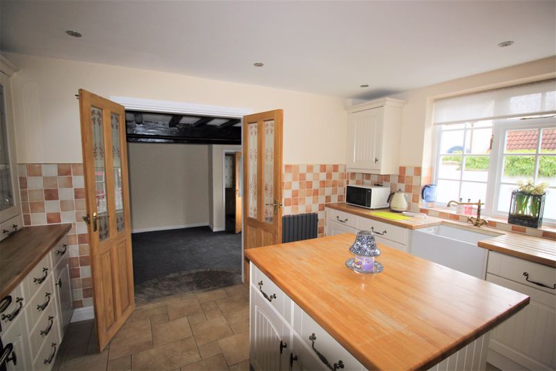 3 bed house for sale in Lincoln Road, Newark, NG22  - Property Image 3