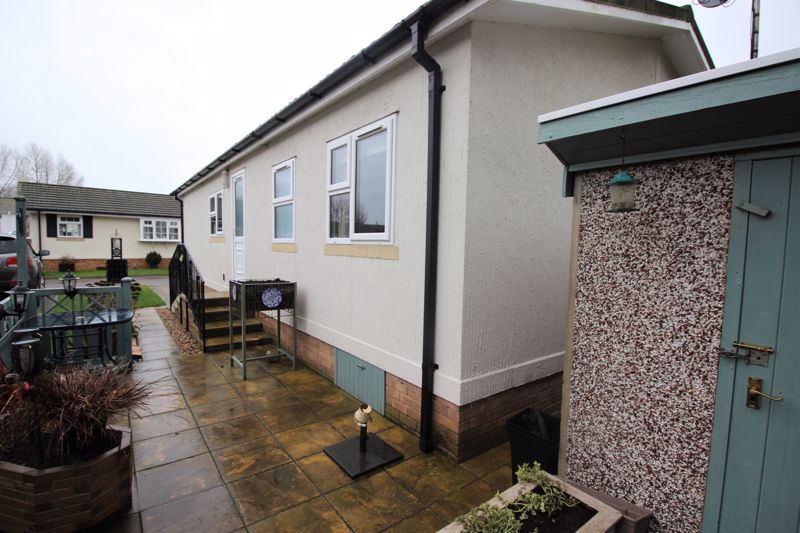 2 bed  for sale in Fairfield Park, Ollerton, NG22  - Property Image 14