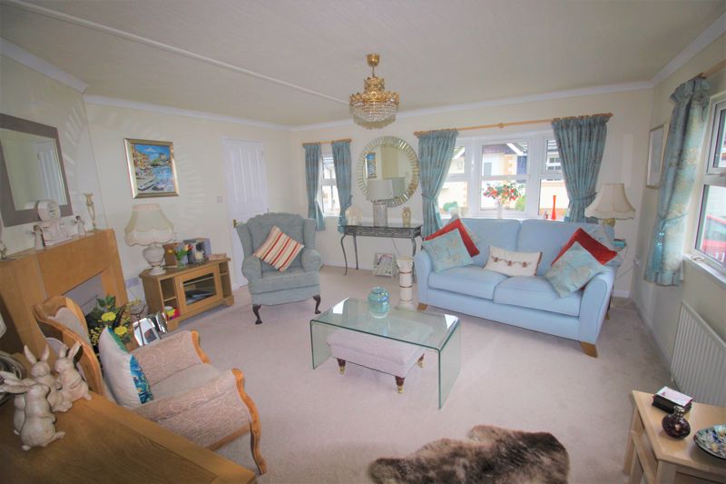 2 bed  for sale in Fairfield Park, Ollerton, NG22  - Property Image 4