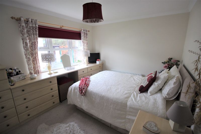 2 bed  for sale in Fairfield Park, Ollerton, NG22  - Property Image 9