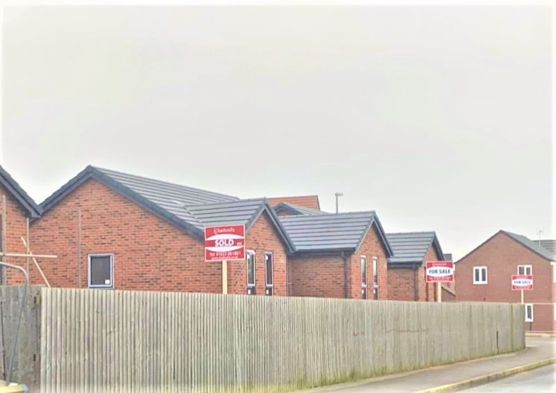 3 bed bungalow for sale in Kestrel Close, Kings Clipstone, NG21  - Property Image 1