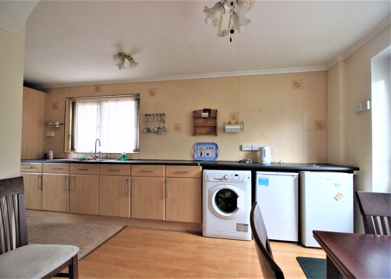 3 bed house for sale in The Markhams, Ollerton, NG22 2