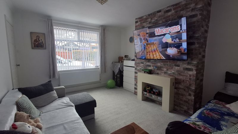 3 bed house for sale in Forest Road, Ollerton, NG22  - Property Image 4