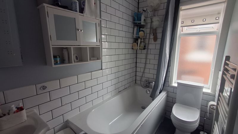 3 bed house for sale in Forest Road, Ollerton, NG22  - Property Image 10