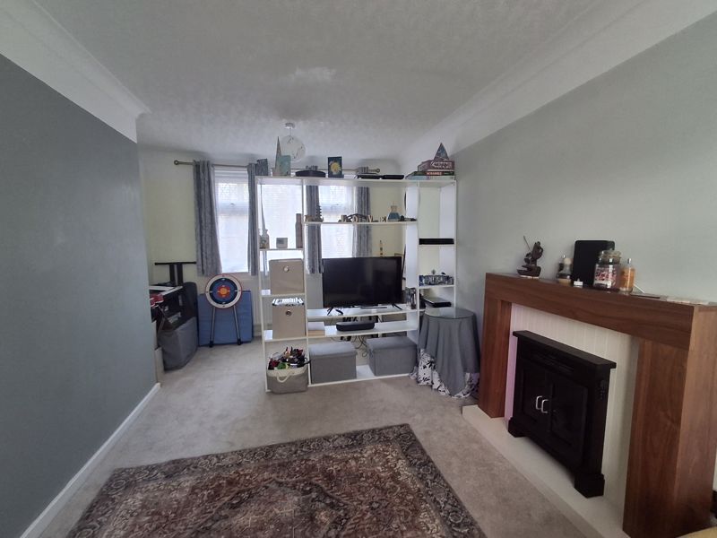 3 bed house for sale in Petersmith Drive, Ollerton, NG22 5