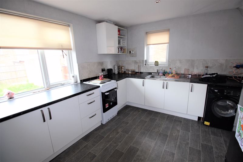 3 bed house for sale in Chestnut Drive, New Ollerton, NG22 3