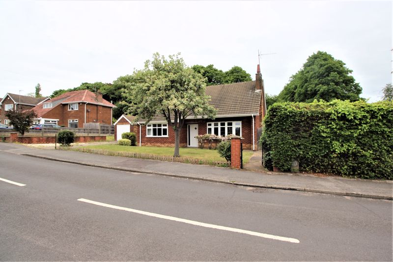 3 bed bungalow to rent in Birkland Drive, Edwinstowe, NG21 1