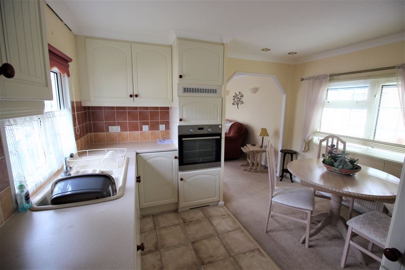 2 bed  for sale in Fairholme Park, Ollerton, NG22 3