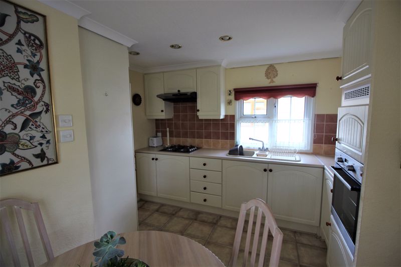 2 bed  for sale in Fairholme Park, Ollerton, NG22 4