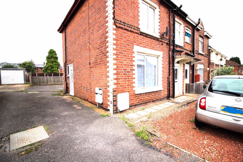 1 bed flat for sale in 22 Oak Avenue, New Ollerton, NG22, NG22