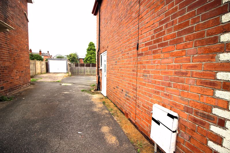 1 bed flat for sale in 22 Oak Avenue, New Ollerton, NG22 9