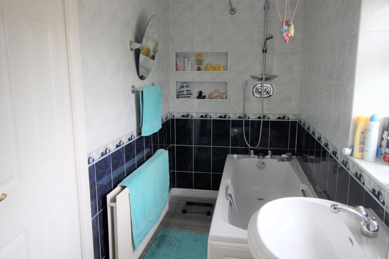3 bed house for sale in Second Avenue, MANSFIELD, NG21  - Property Image 17