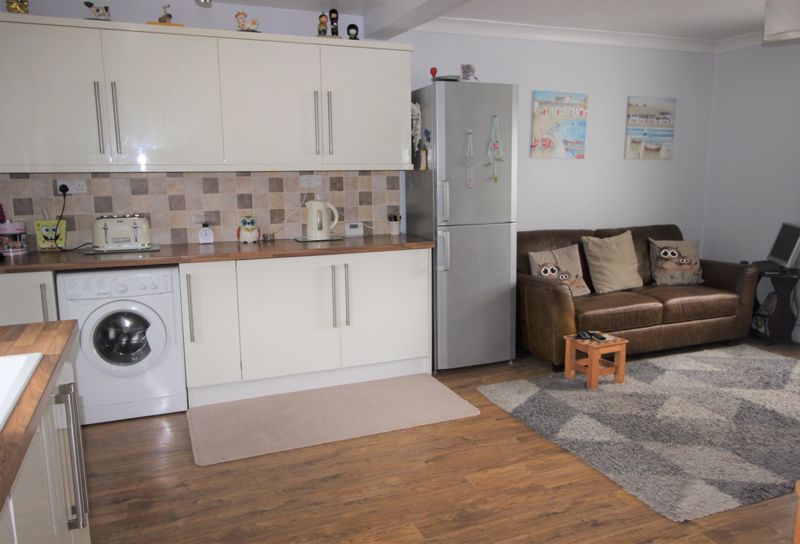 3 bed house for sale in Second Avenue, MANSFIELD, NG21  - Property Image 4