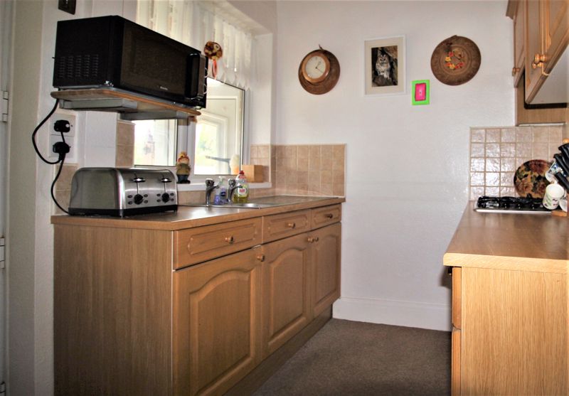 3 bed house for sale in Walesby Lane, Ollerton, NG22  - Property Image 3