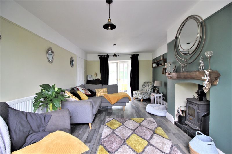 3 bed house for sale in Newark Road, Ollerton, NG22 2