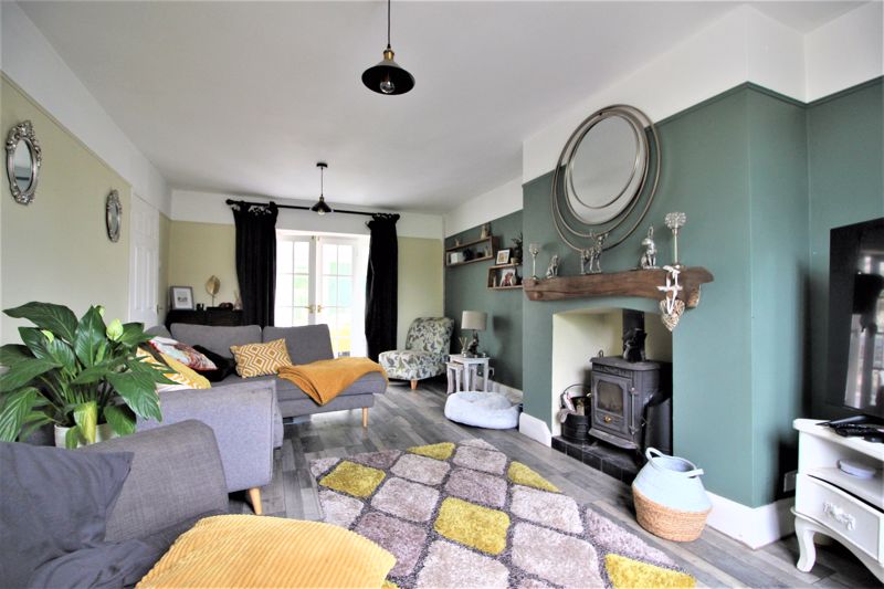 3 bed house for sale in Newark Road, Ollerton, NG22  - Property Image 3