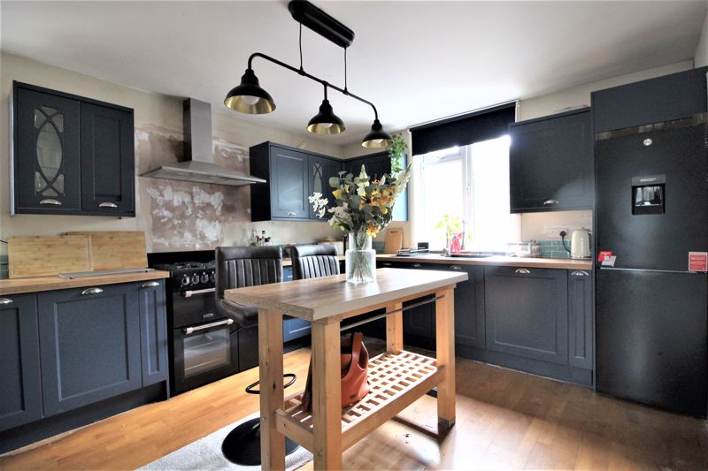 3 bed house for sale in Newark Road, Ollerton, NG22  - Property Image 5