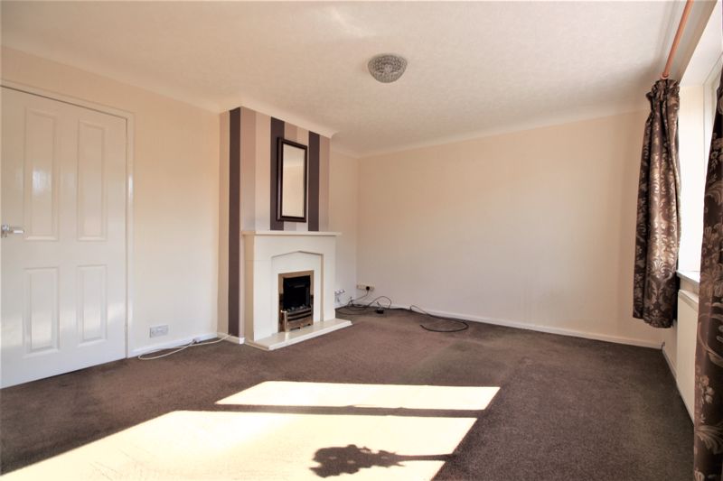 3 bed house for sale in Boy Lane, Edwinstowe, NG21  - Property Image 3