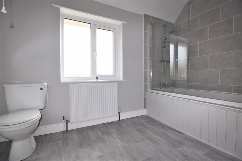 3 bed house for sale in First Avenue, Edwinstowe, NG21 15