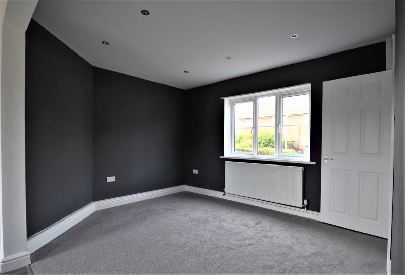 3 bed house for sale in First Avenue, Edwinstowe, NG21 5