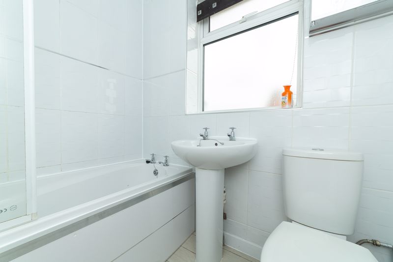 3 bed house to rent in Walesby Lane, New Ollerton, NG22 11