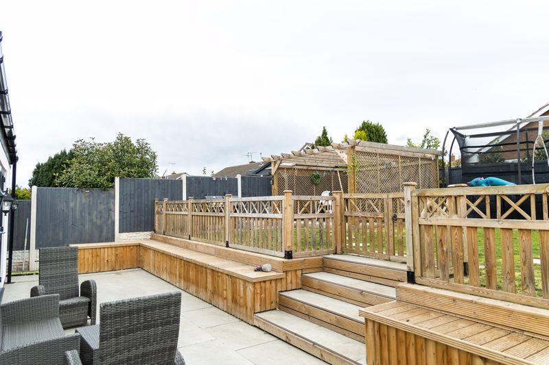 5 bed bungalow for sale in Greendale Avenue, Edwinstowe, NG21  - Property Image 2