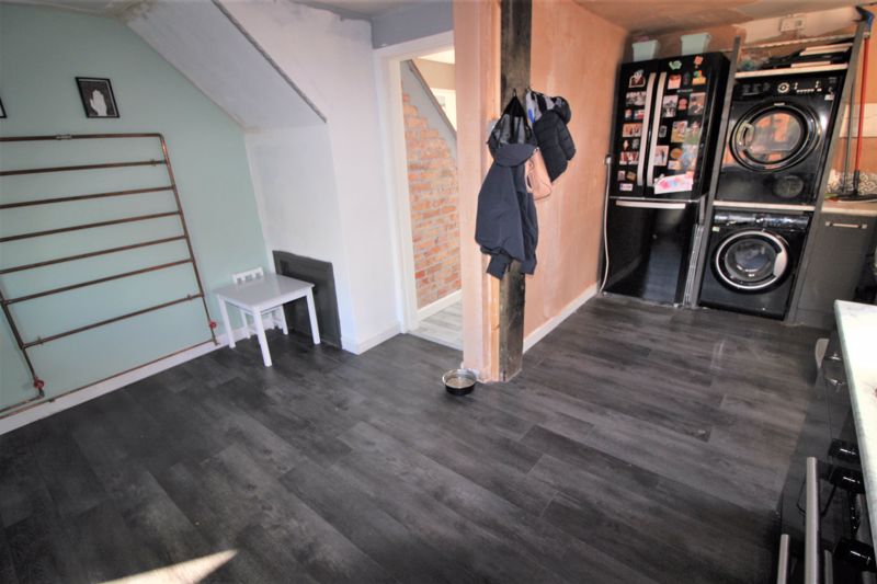 3 bed house for sale in Petersmith Drive, Ollerton, NG22  - Property Image 6