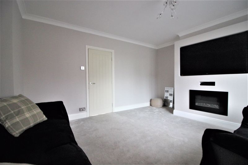 3 bed house for sale in Walesby Lane, Ollerton, NG22  - Property Image 3