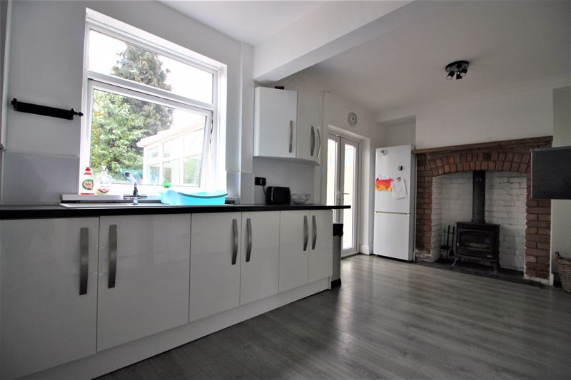 3 bed house for sale in Walesby Lane, Ollerton, NG22  - Property Image 6