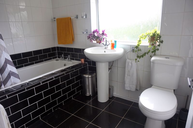 3 bed house for sale in Cedar Lane, Ollerton, NG22 17