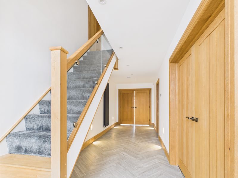 6 bed house for sale in Central Avenue, Newark, NG22  - Property Image 2