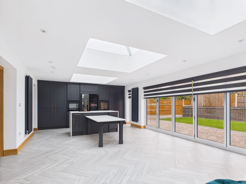 6 bed house for sale in Central Avenue, Newark, NG22  - Property Image 6