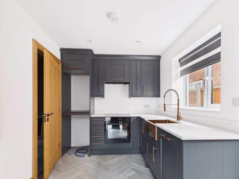 6 bed house for sale in Central Avenue, Newark, NG22  - Property Image 7