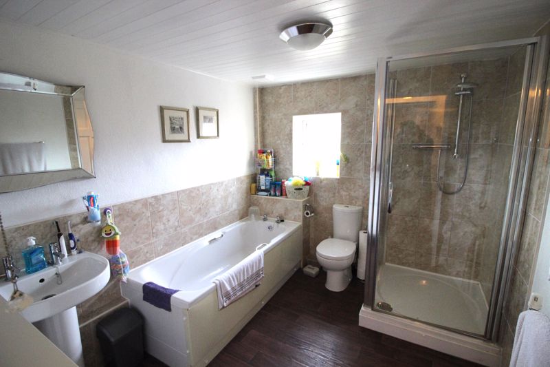 3 bed house for sale in East Lane, Mansfield, NG21 13