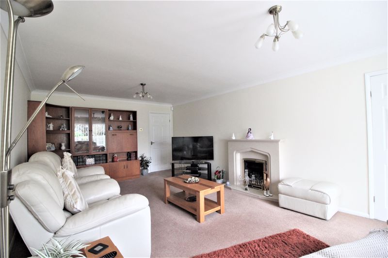 4 bed bungalow for sale in Wellow Road, Ollerton, NG22  - Property Image 5