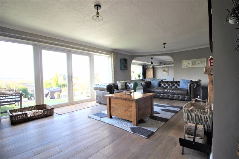 4 bed bungalow for sale in Kirton Park, Kirton, NG22  - Property Image 4