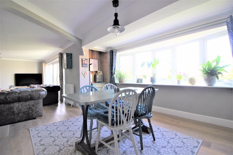 4 bed bungalow for sale in Kirton Park, Kirton, NG22  - Property Image 9