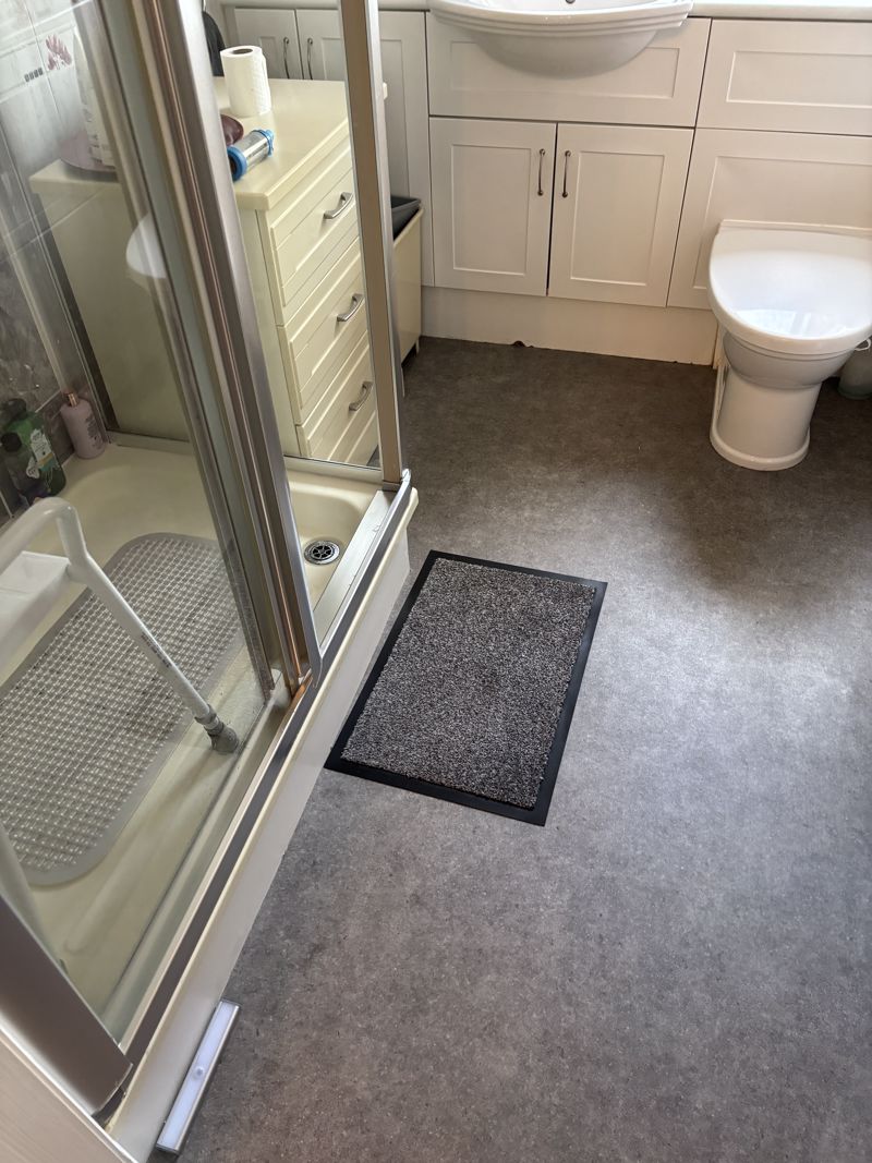 2 bed flat to rent in Linden Court, Edwinstowe, NG21 6