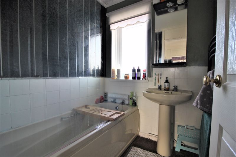 3 bed house for sale in Breck Bank, Ollerton, NG22  - Property Image 14