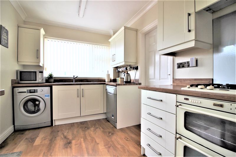 3 bed house for sale in Thornhill Drive, Boughton, NG22  - Property Image 4