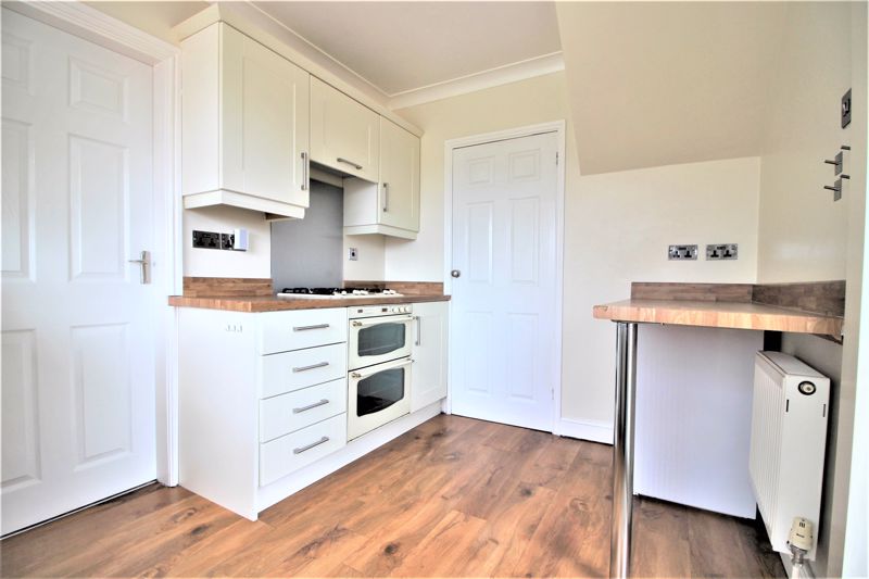 3 bed house for sale in Thornhill Drive, Boughton, NG22  - Property Image 5