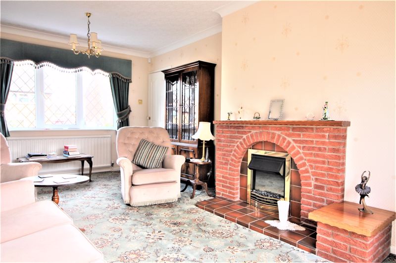 3 bed house for sale in Abbey Road, Edwinstowe, NG21  - Property Image 2