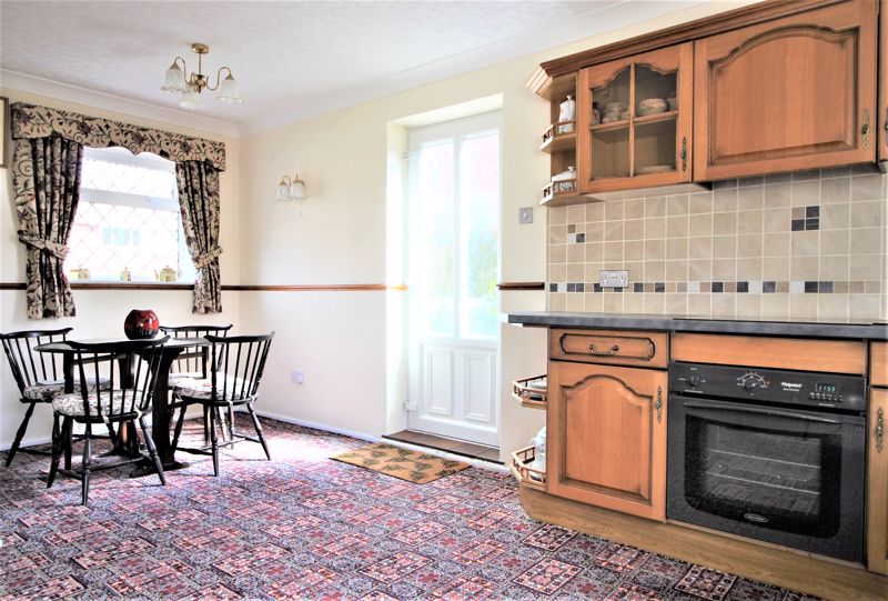 3 bed house for sale in Abbey Road, Edwinstowe, NG21  - Property Image 5