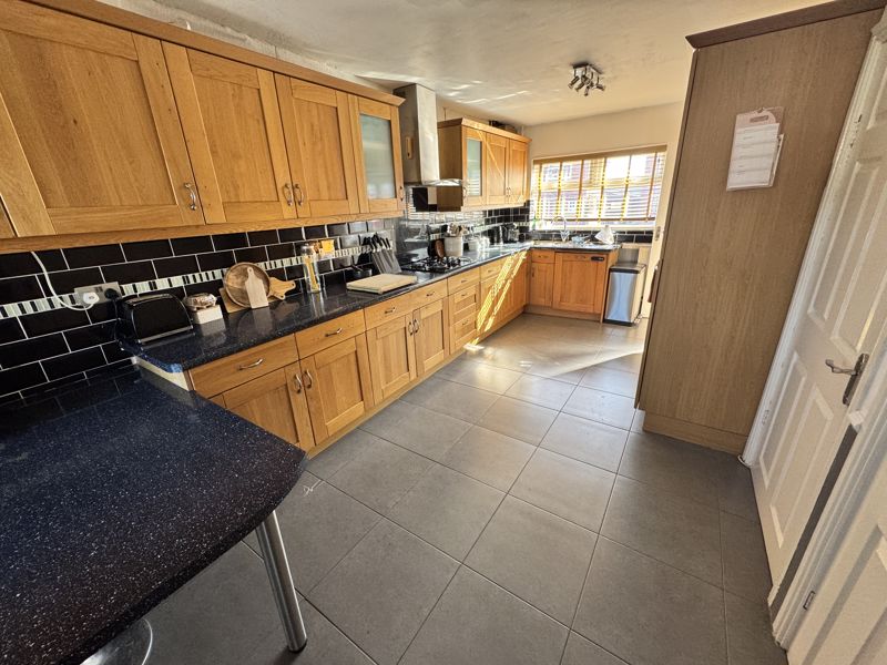 3 bed house for sale in Fourth Avenue, Edwinstowe, NG21 5